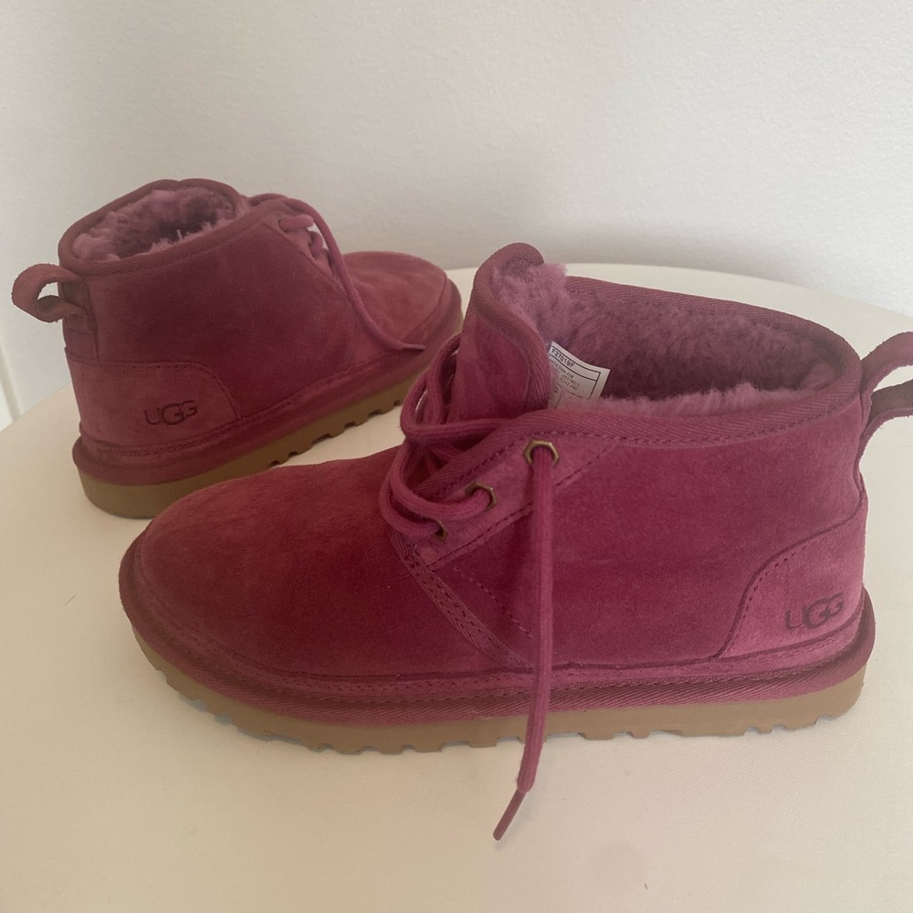 Women’s uggs size 6